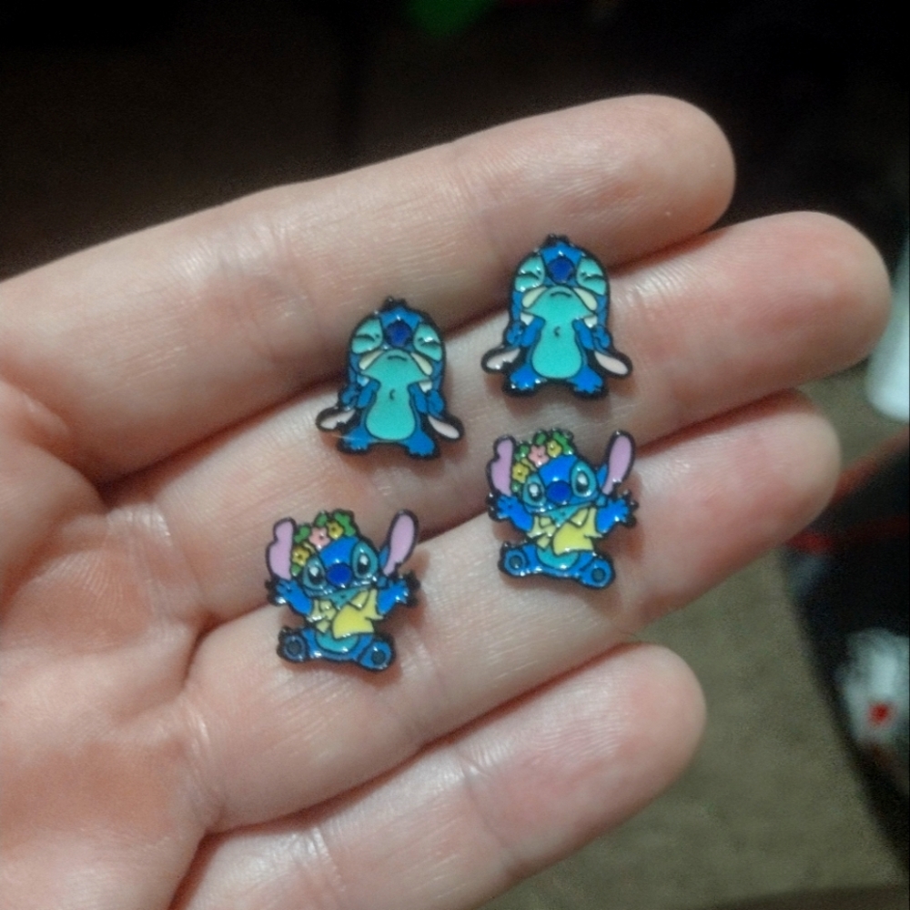 Two pairs of stitch stud earrings get both new